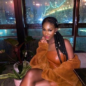 Meet your Posher, Jeanelle